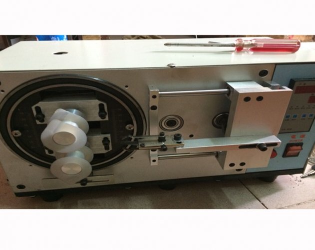 Automatic wrapping machine in the implementation of the magnetoelectric